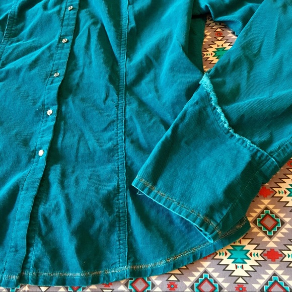 Bling button western shirt with flower embroidery - Picture 3 of 7